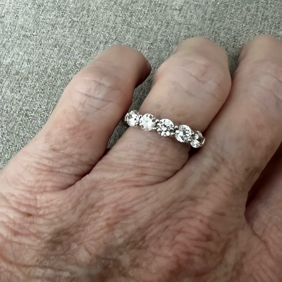 Round Cut Moissanite Shared 4-Prong Ring 5-Stone Wedding Band in 14k White Gold - Picture 3 of 4